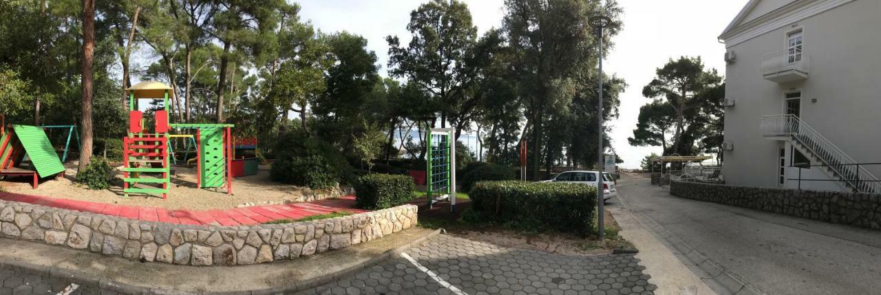 קרק Sesar Apartments Krk - No. 1 Iva מראה חיצוני תמונה