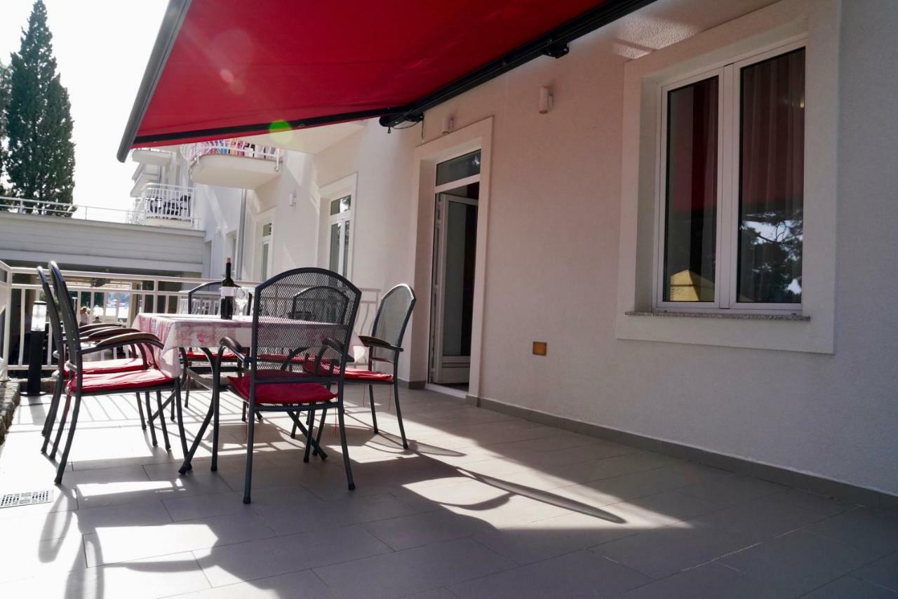 קרק Sesar Apartments Krk - No. 1 Iva מראה חיצוני תמונה