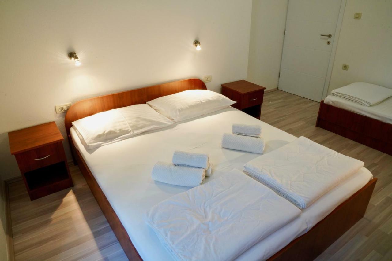 קרק Sesar Apartments Krk - No. 1 Iva מראה חיצוני תמונה